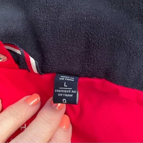 Tommy Hilfiger Red Jacket - missing inner jacket. Size Large-Several zip pockets - Picture 12 of 15